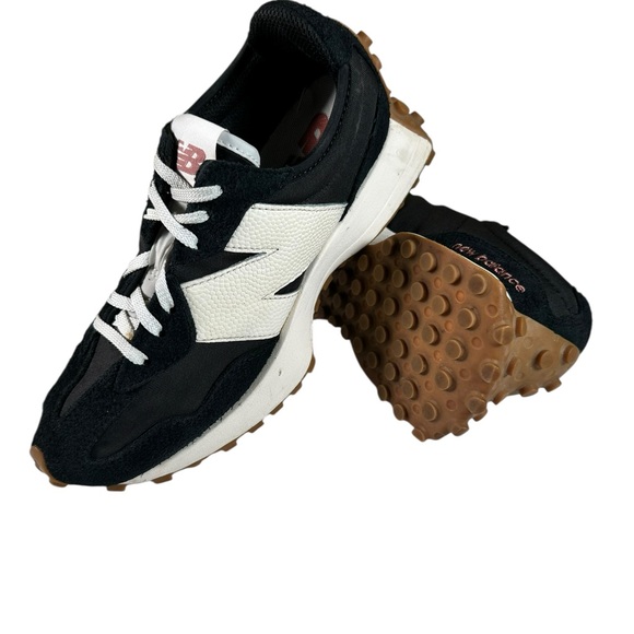 New Balance 327 Women's Athletic Shoes in Black, White - Picture 5 of 15